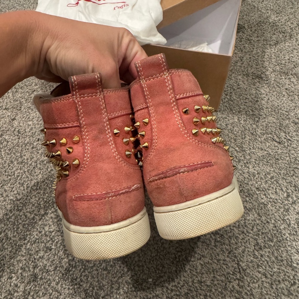 Louboutin peach spike sneakers - Picture 4 of 10